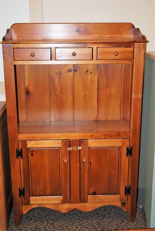 Mastercraft Pine Hutch Cabinet Epic Auctions And Estate Sales