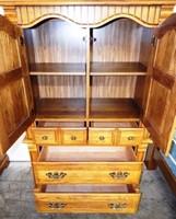 Broyhill Oak Wardrobe Style Highboy Dresser Robbie S Auction Service
