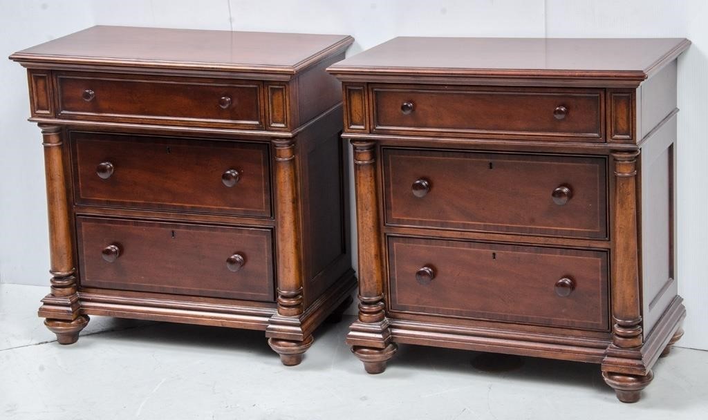 Thomasville Furniture Set Of 2 Night Stands The K And B Auction