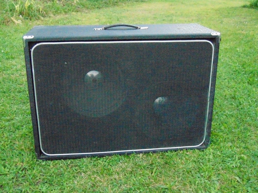 Multivox Vintage 16 Ohm Speaker Cabinet Perrine Auctions