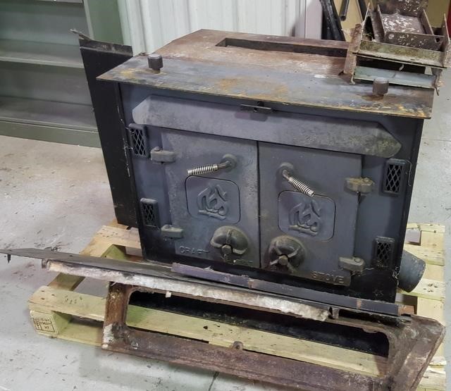 Craft Stove Wood burning cast iron insert | Harmeyer Auction