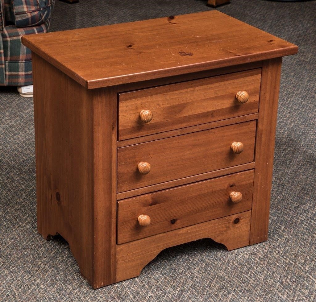 Broyhill Pine 3 Drawer Nightstand The K And B Auction Company
