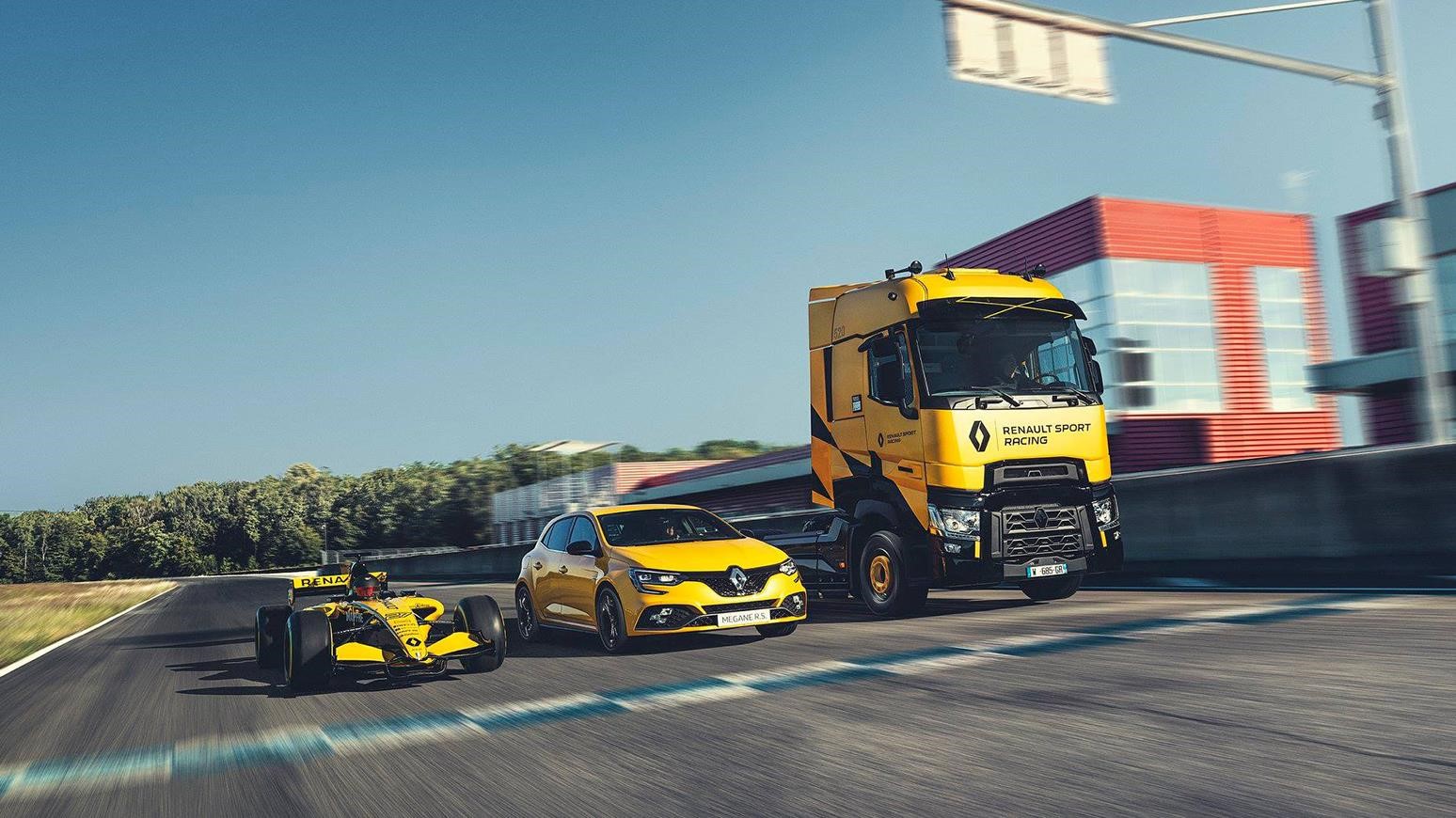 Renault Sport Racing Headlines Firm’s Stand At Truckfest 2019 In Peterborough