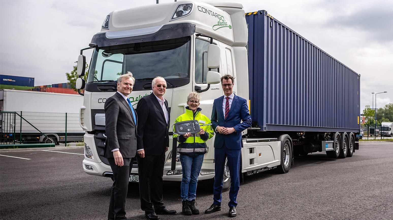 Rhenus Subsidiary Contargo Takes On First Two DAF CF Electric Trucks In Germany