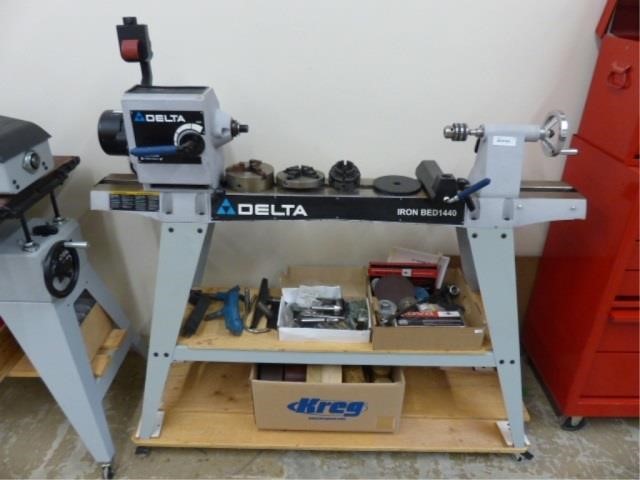 Delta Iron Bed 1440 Wood Lathe W Accessories Wood Hibid