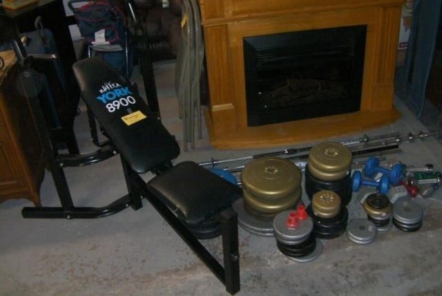 York 8900 Weight Bench Bars 500 Lbs Of Weights Cdn Auctions
