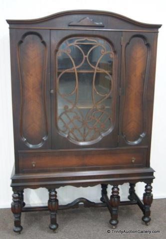 Antique C 1920 S Walnut China Cabinet Live And Online Auctions