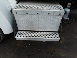 2006 KENWORTH T300 Used Battery Box Truck / Trailer Components for sale