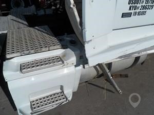 2001 VOLVO VNL64T Used Fuel Pump Truck / Trailer Components for sale