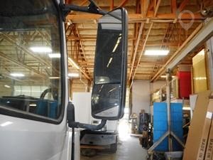 2005 VOLVO VNL 780 Used Glass Truck / Trailer Components for sale