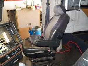 2000 FREIGHTLINER FLD Used Seat Truck / Trailer Components for sale