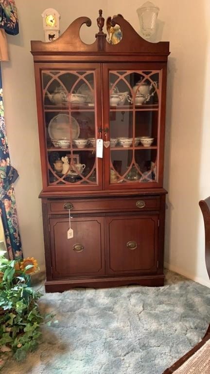 Antique Duncan Phyfe China Hutch United Country Heard Auction