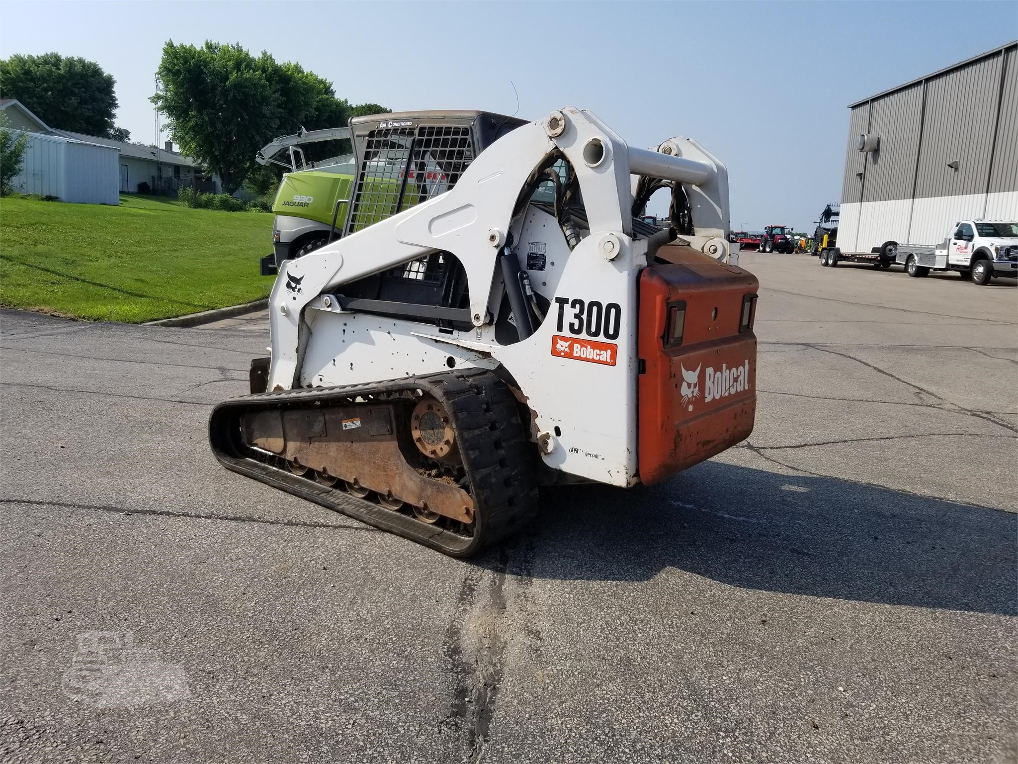 2007 BOBCAT T300 For Sale In Cobb, Wisconsin | MachineryTrader.com