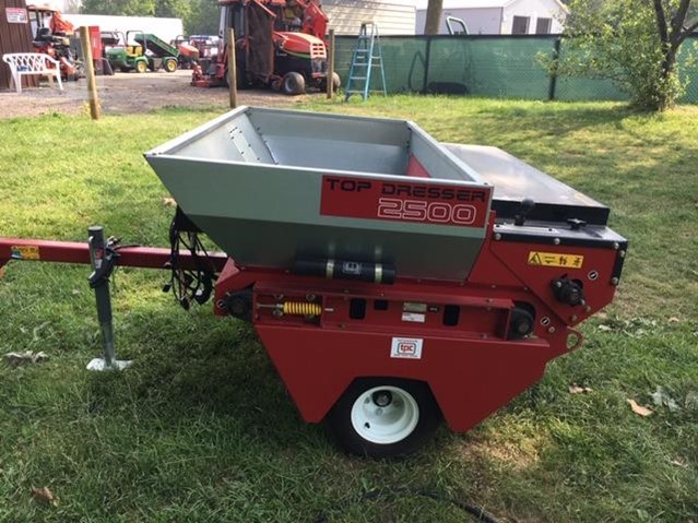 Toro Topdresser 2500 For Sale In Akron New York Marketbook Ca