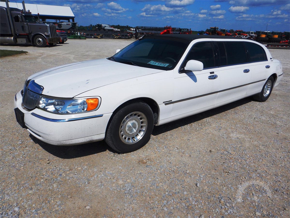2000 Lincoln Towncar