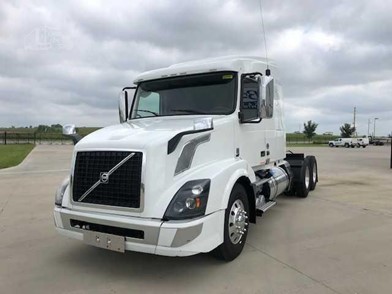 Volvo Conventional Trucks W Sleeper For Sale In Kansas 85
