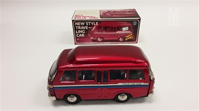 Vintage Tin New Style Traveling Car Friction Toy Otros - the roblox red dress girl captured me rip jones got game