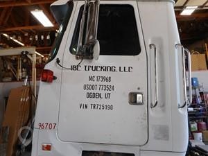 1995 VOLVO COE Used Door Truck / Trailer Components for sale