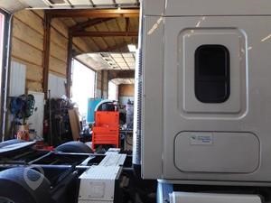 2011 FREIGHTLINER CASCADIA 125 Used Sleeper Truck / Trailer Components for sale