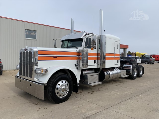 2020 Peterbilt 389
