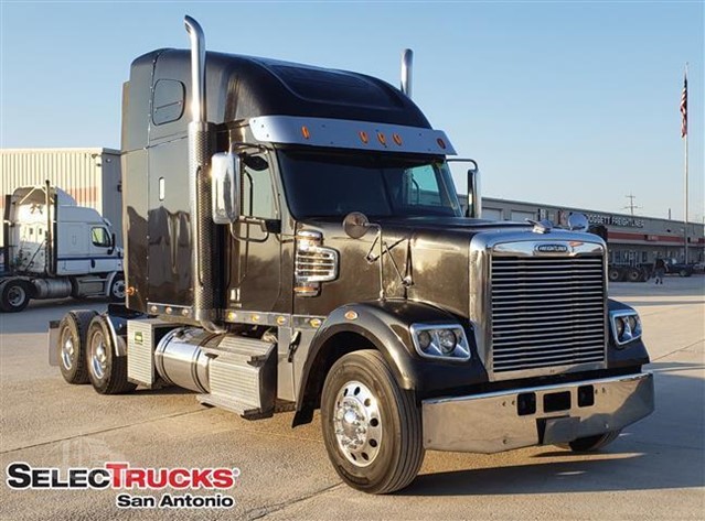 2013 Freightliner Coronado 132