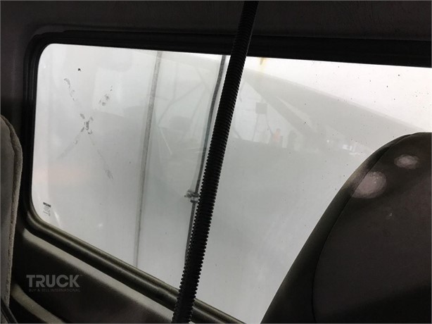 2018 KENWORTH T300 Used Fensterglas LKW- / Anhängerkomponenten zum verkauf