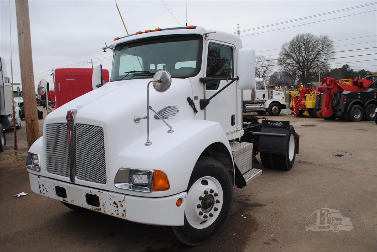 2005 KENWORTH T300 For Sale In Covington, Tennessee