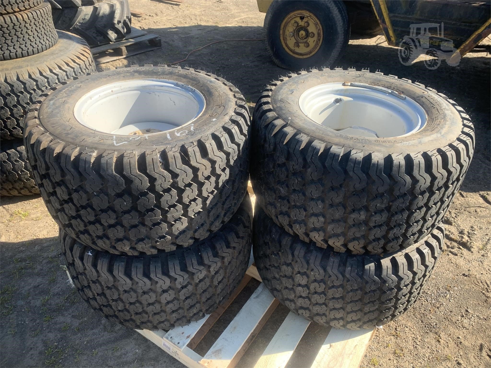 Goodyear 31x15 5 15 Tires And Rims, Toolbox Dresser With Tire Mirror