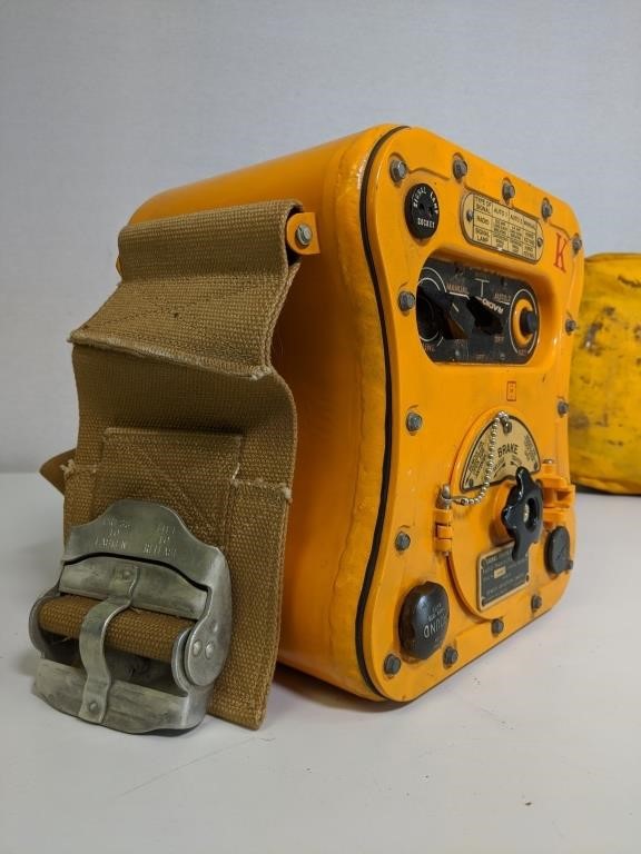 WW2 1944 Radio Transmitter U.S army | Live and Online Auctions on HiBid.com