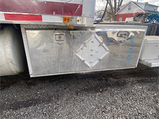 2001 PETERBILT 379 Used Tool Box Truck / Trailer Components for sale