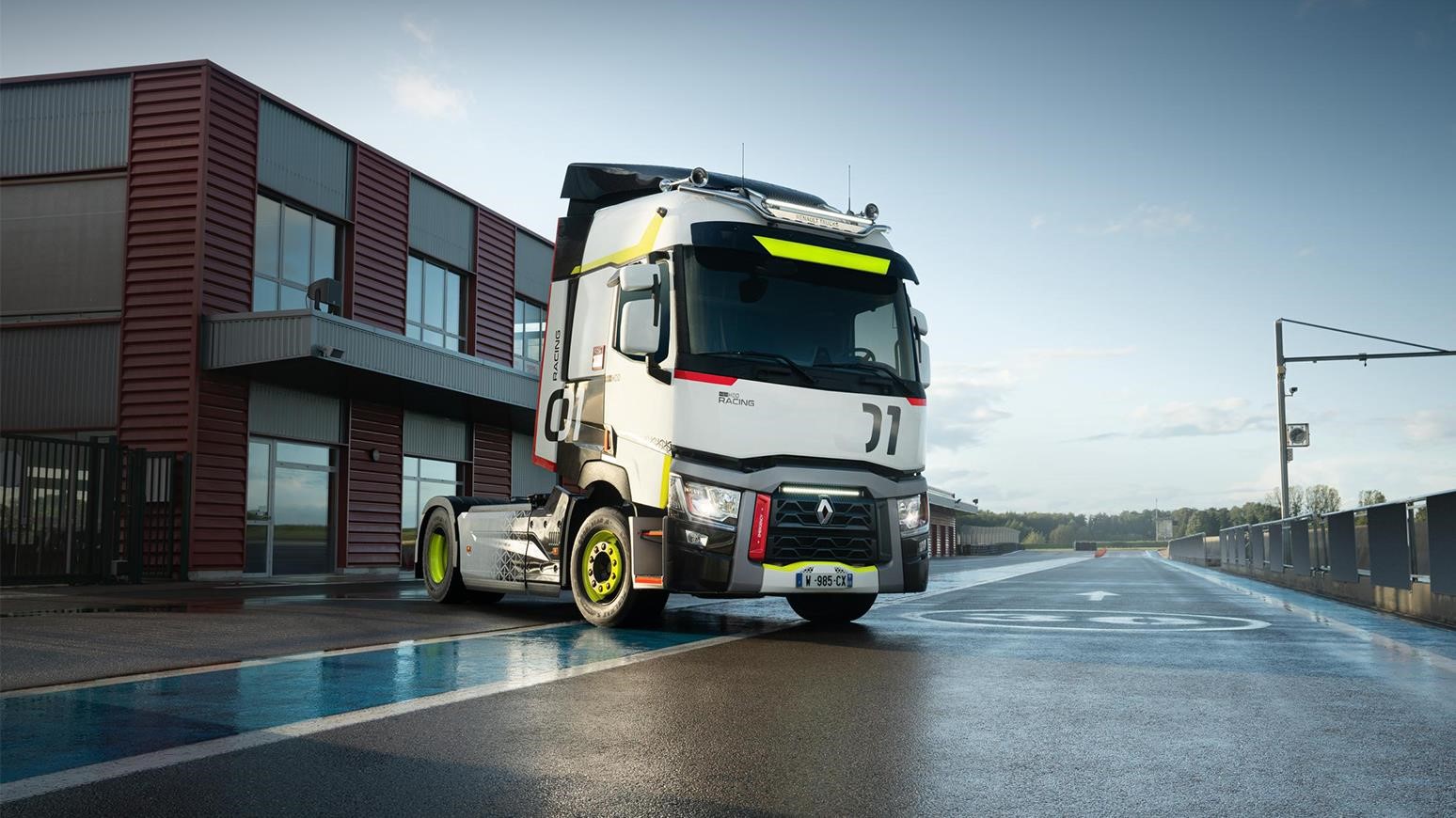 Renault Trucks Introduces New, 480-Horsepower T 01 Racing Truck