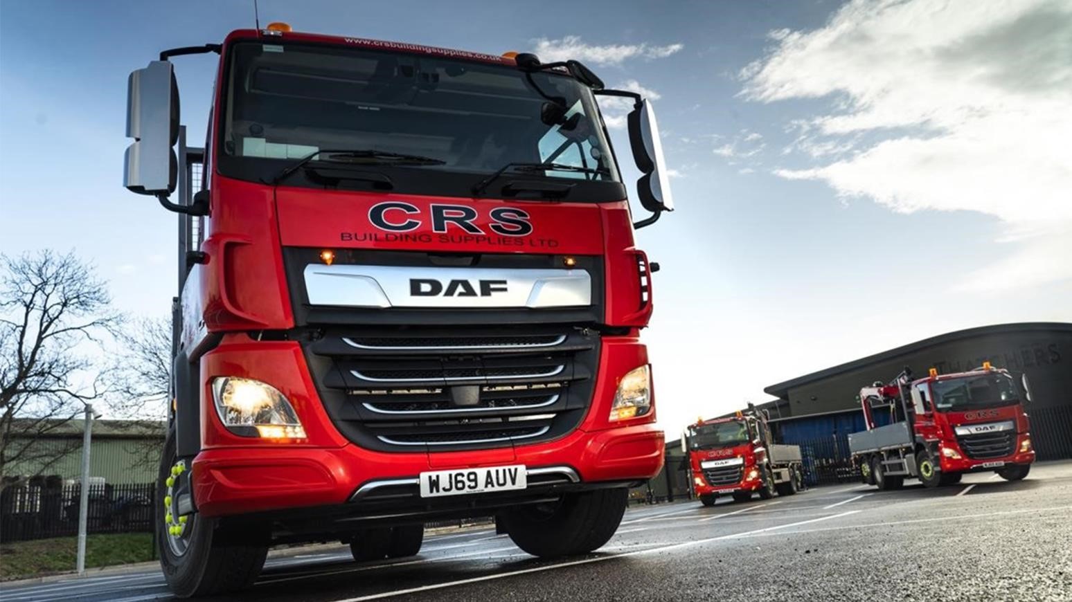 Builder’s Merchant CRS Adds Four DAF CF 370 FAN Rigid Crane Trucks To Its Fleet