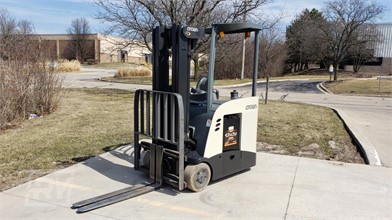 Crown Stand Up Reach Forklifts For Rent 9 Listings Rentalyard Com Page 1 Of 1