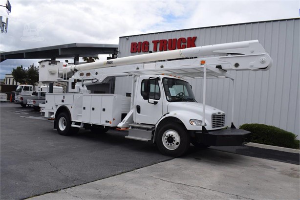 Bucket Trucks Service Trucks For Sale In Fontana California 16 Listings Cranetrader Com