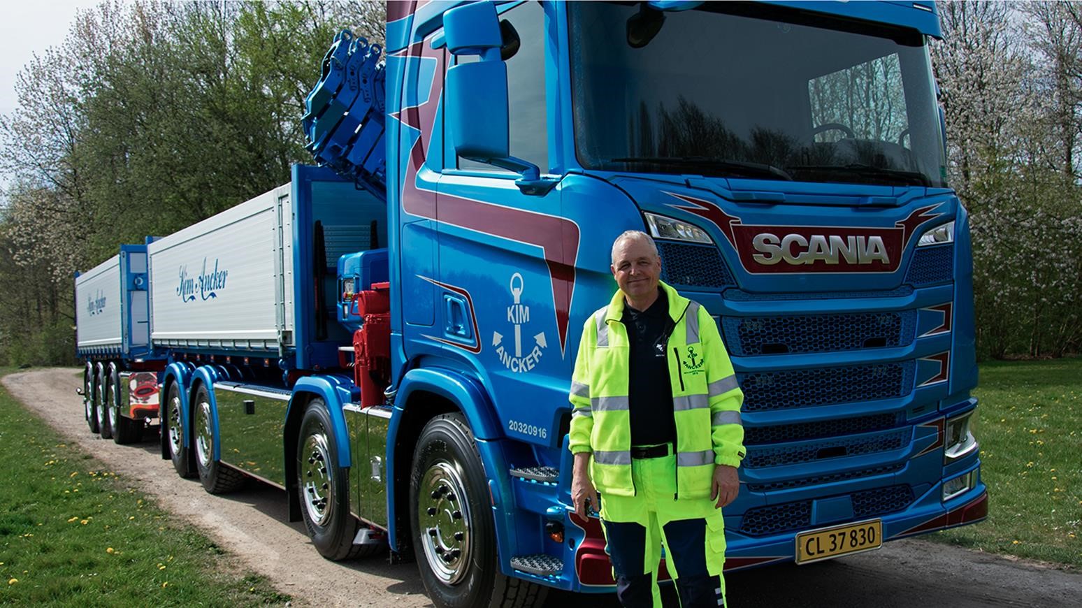 Danish Transport Company’s New Scania R 250 Is Equipped With A Life-Saving Heart Defibrillator