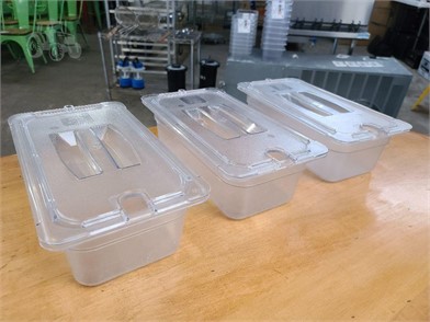 1 3 Clear Plastic Food Pans W Lids Bid Is X 3 Other Items For Sale 2 Listings Tractorhouse Com Page 1 Of 1