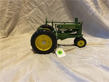1/64  custom farm toy green colored 8345r wide row track tractor nice! 