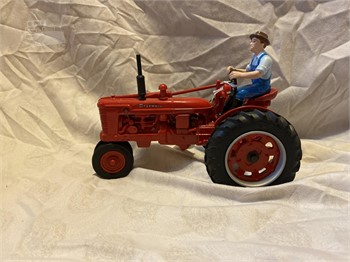 ERTL Farmall H Tractor with Farmer 50th Anniversary 
