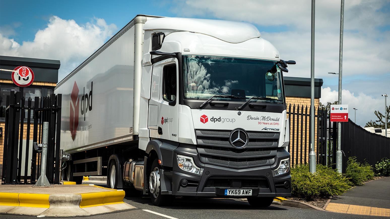 DPD UK Orders 150 Mercedes-Benz Actros Tractor Units & 30 Atego Curtainside Trucks For Parcel Deliveries