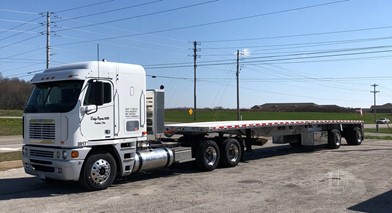 Cabover Trucks W Sleeper For Sale In Usa 67 Listings Truckpaper Com Page 1 Of 3