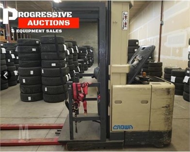 Crown Order Picker Forklifts For Sale 37 Listings Marketbook Ca Page 1 Of 2