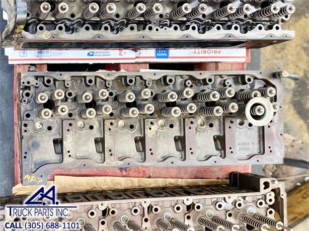 MACK 21015729 Used Cylinder Head Truck / Trailer Components for sale