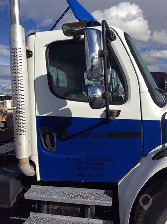 2005 FREIGHTLINER BUSINESS CLASS M2 106 Used Cab Truck / Trailer Components for sale