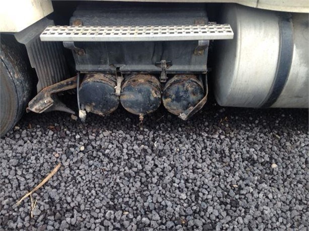 2007 VOLVO VNL Used Battery Box Truck / Trailer Components for sale
