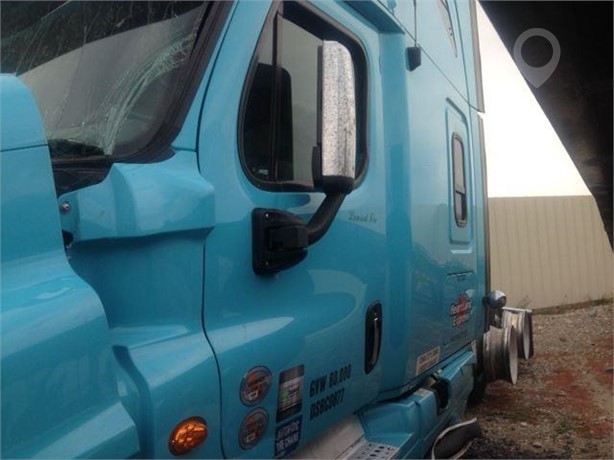 2013 FREIGHTLINER CASCADIA Used Glass Truck / Trailer Components for sale