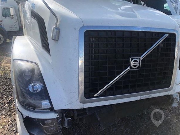 2012 VOLVO VNL Used Grill Truck / Trailer Components for sale