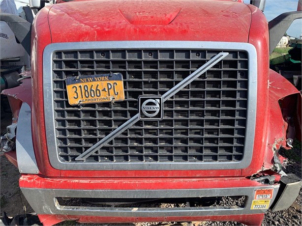 2014 VOLVO VNL Used Grill Truck / Trailer Components for sale