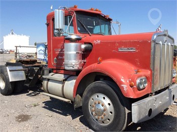 1977 KENWORTH W900A Used Door Truck / Trailer Components for sale