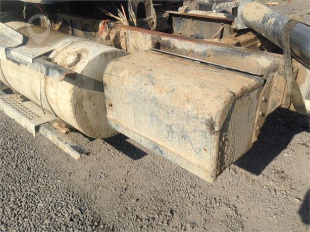1988 KENWORTH T600 Used Battery Box Truck / Trailer Components for sale