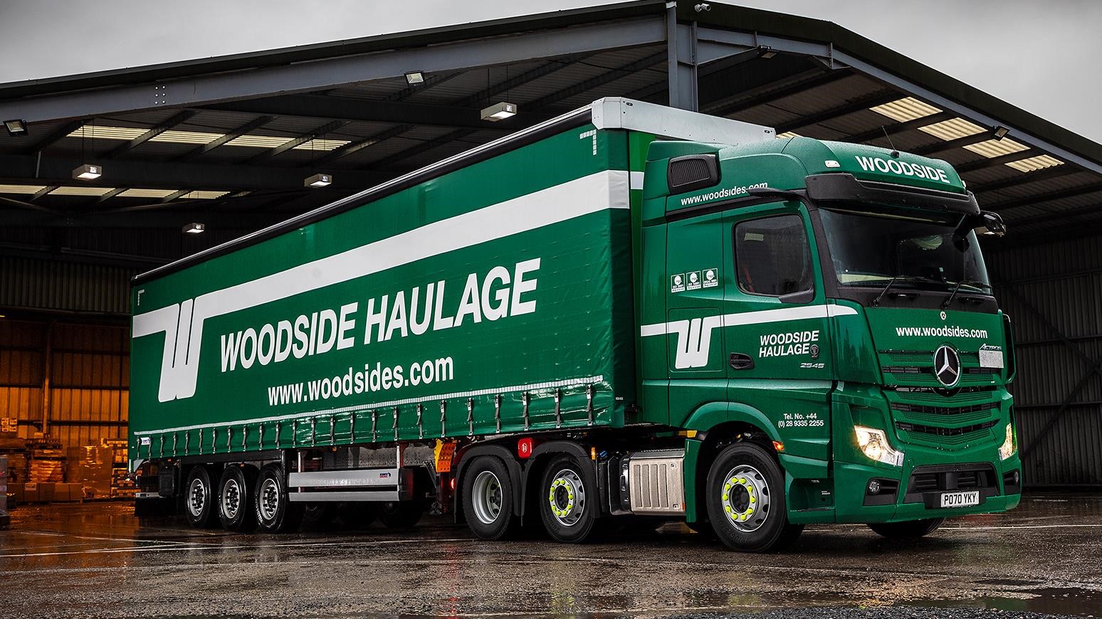 Preston-Based Haulier Adds 12 New-Generation Mercedes-Benz Actros 2545 Tractor Units To Fleet
